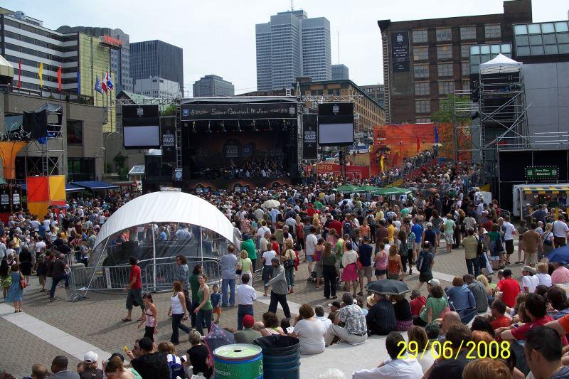100_2332 [800x600].JPG - Rue Ste Catherine....